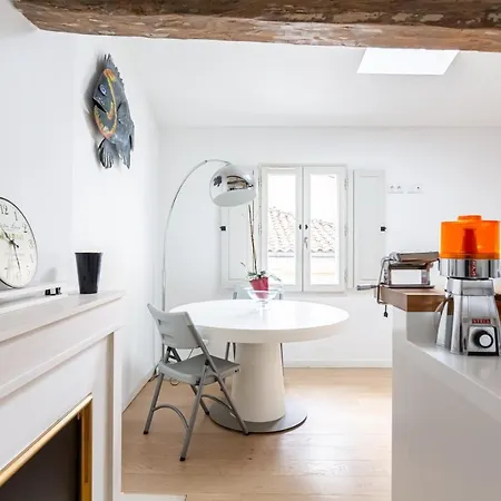 2bd In Old Town By Guestready * Bordeaux