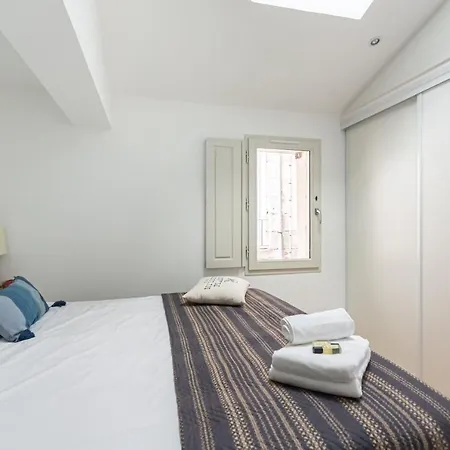 2bd In Old Town By Guestready